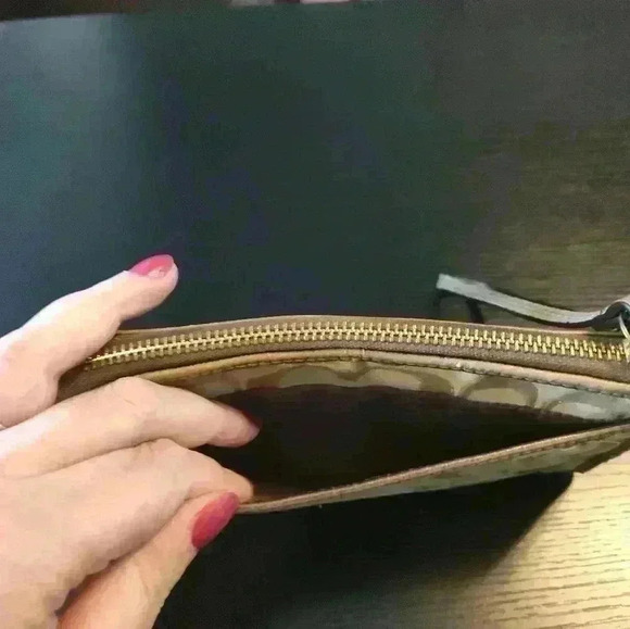 Authentic COACH wristlet wallet - Picture 3 of 4